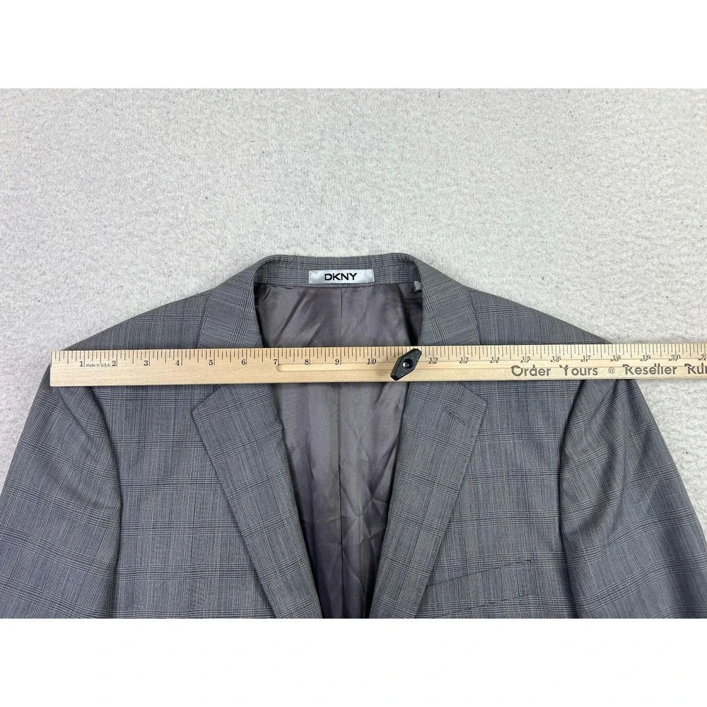 DKNY Blazer Mens 40R Gray Plaid 100% Wool Two‎ Button Suit Jacket Double Vent